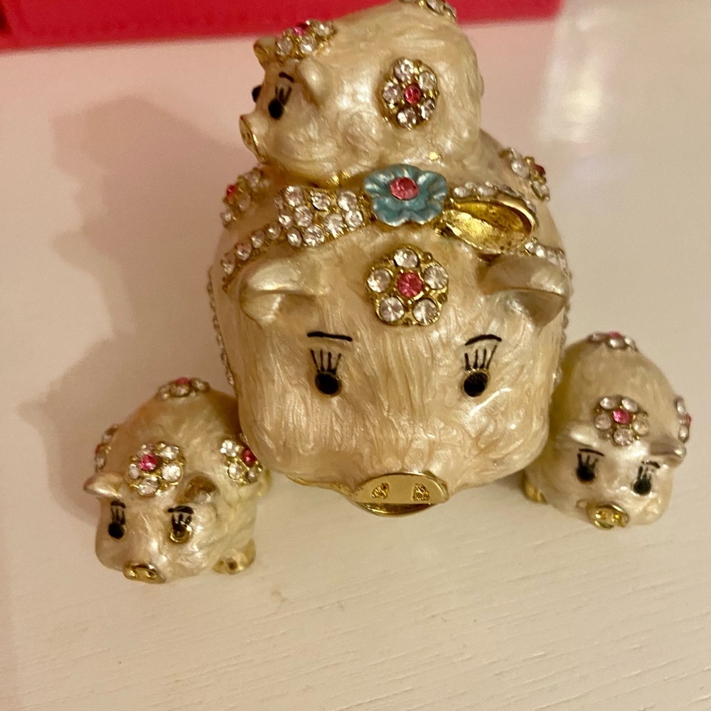 VINTAGE Adorable pig trinket box!!! ❤️